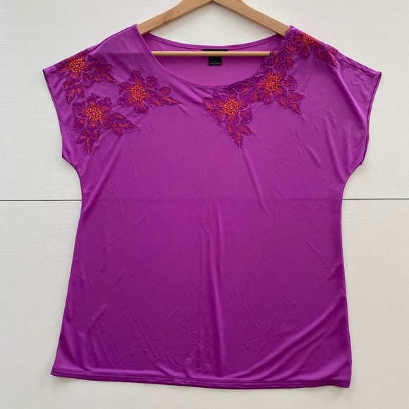 NATORI Short Sleeve 2 Piece Semi Sheer Floral Lace Detail Set Magenta Size M - Picture 8 of 15